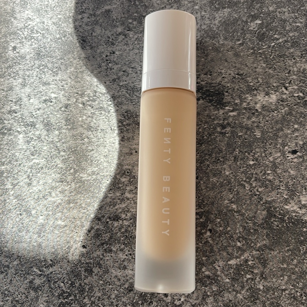 Fenty 225 PRO FILT'R SOFT MATTE LONGWEAR FOUNDATION